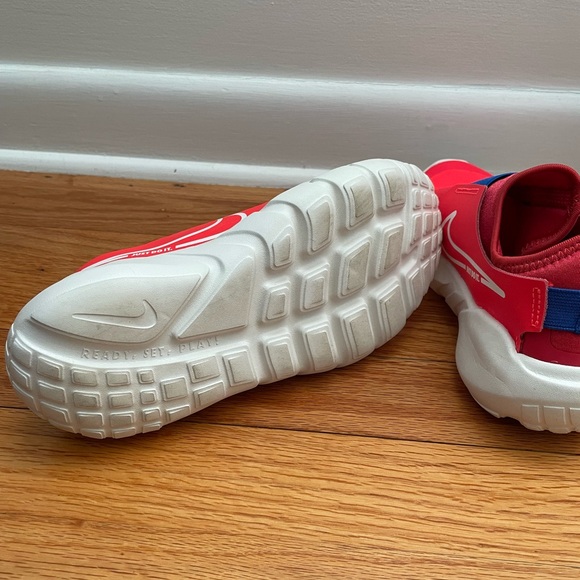 Nike Kids Flex Runner Size 3Y (like new!) - Picture 6 of 7